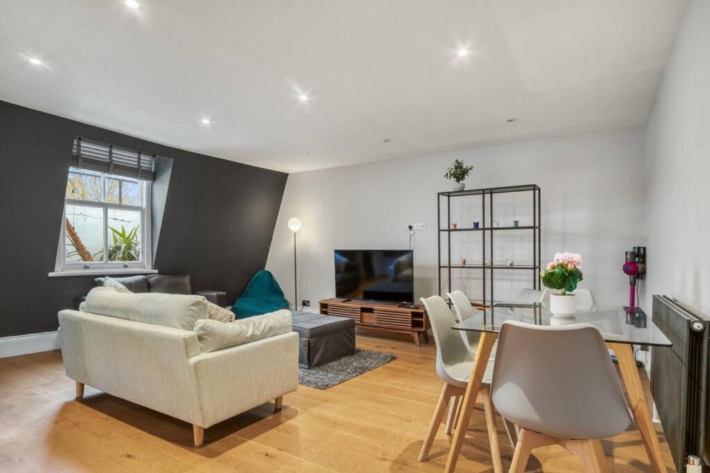 Apartamento Modern 2 Bed 2 Bath Chelsea Londres